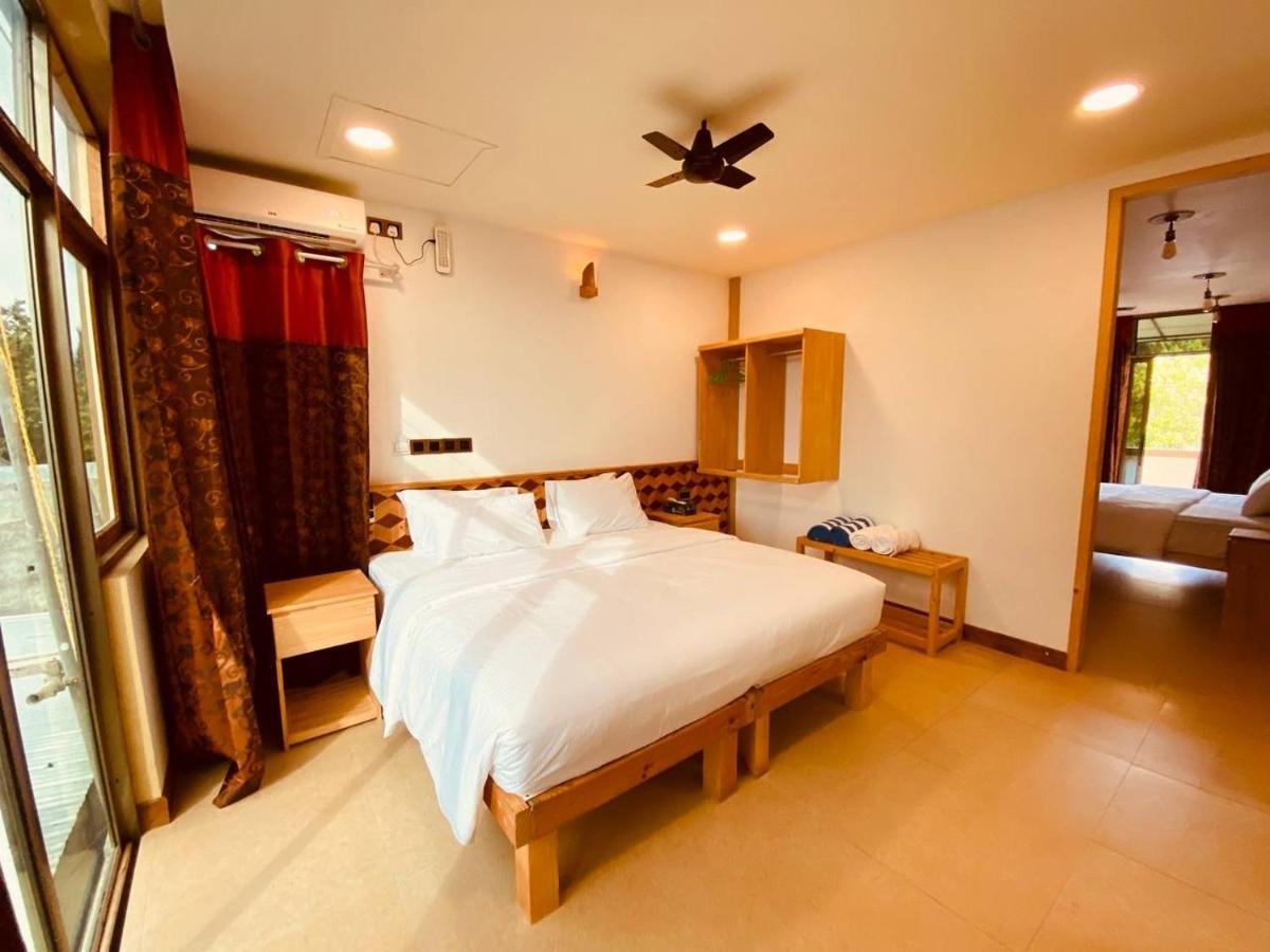 Rindali - The Speedboat From Male To The Hotel Departs At 1130 Every Monday Thursday And Saturday And From The Hotel To Male At 0630 And Five Domestic Flights Are Available Every Day Olhuveli - Dhaalu Atol Buitenkant foto